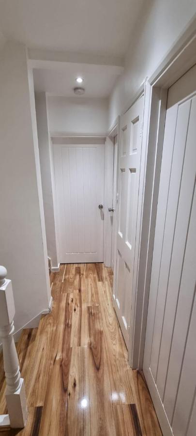 Beautiful Rooms With Free On Street Parking In Sydenham 런던 외부 사진